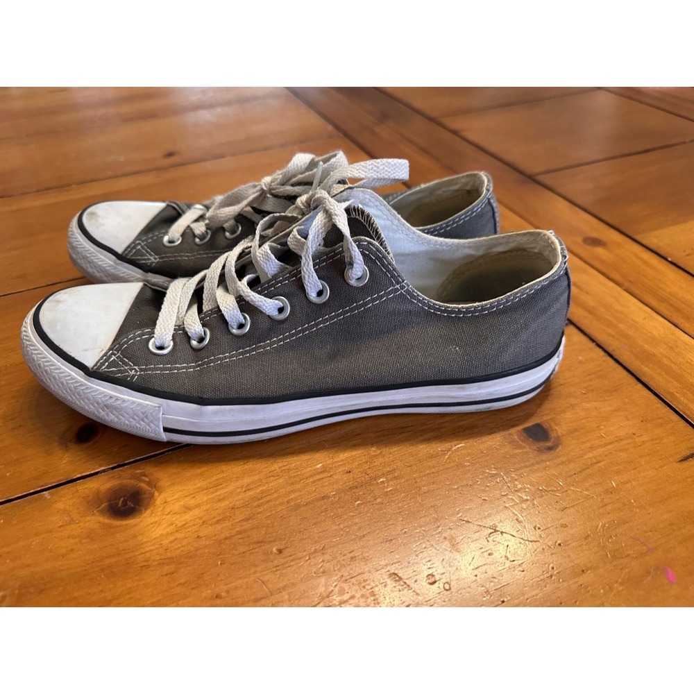 Converse Chuck Taylor All Star Low Top Charcoal Grey Canvas  7 
Mens 9 Womens